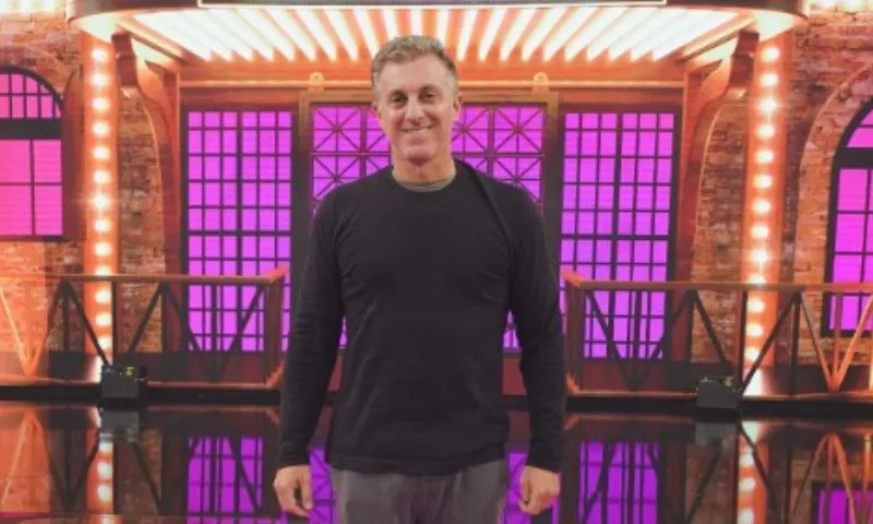 Imagem ilustrativa da imagem Luciano Huck denuncia montagem falsa com sua imagem: 'Só nos resta a Justiça'