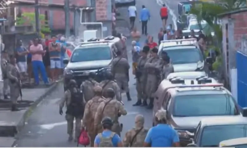 Imagem ilustrativa da imagem Mãe e 4 filhos são libertados após serem feitos reféns por criminosos em Salvador