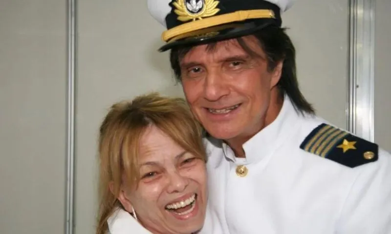 Imagem ilustrativa da imagem Morre Carminha, ex-secretária e 'anjo da guarda' de Roberto Carlos