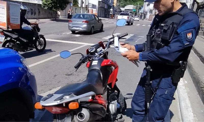 Imagem ilustrativa da imagem Moto roubada na Serra é recuperada 12 minutos depois pela Guarda de Vitória