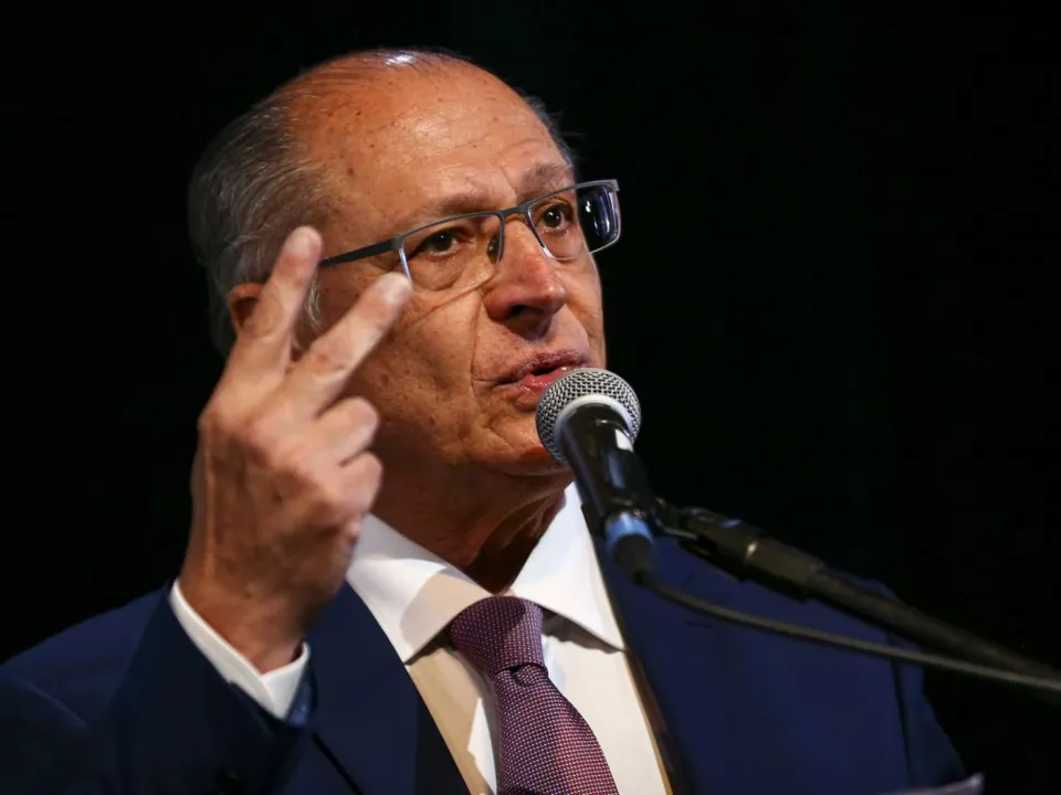 Imagem ilustrativa da imagem Movimentos de Alckmin desagradam ao Planalto