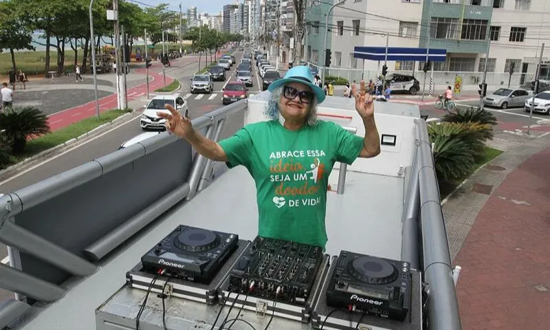 Imagem ilustrativa da imagem Na fila de transplante, DJ de 65 anos sonha em tocar com Alok