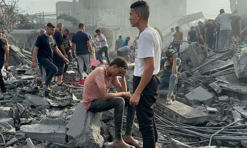 Imagem ilustrativa da imagem OMS diz que crianças podem morrer desidratadas em Gaza e bebem água salgada