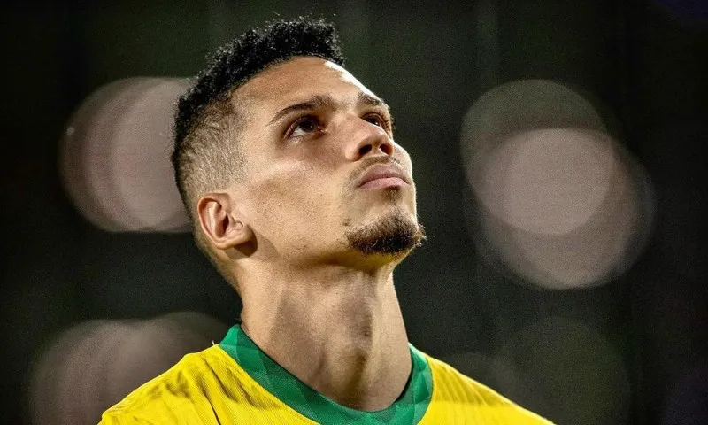 Imagem ilustrativa da imagem Paulinho é alvo de intolerância religiosa após jogo da seleção brasileira