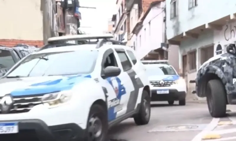 Imagem ilustrativa da imagem Policiais militares são atacados a tiros por bandidos em bairro de Vitória