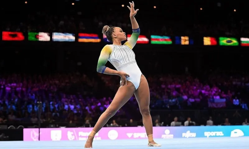 Rebeca Andrade nas finais de domingo do Mundial de Ginástica Artística:  onde assistir, data e horário > No Ataque