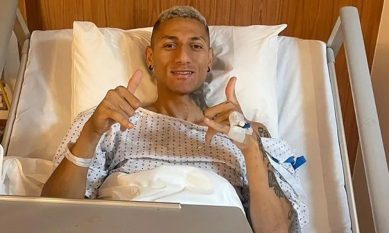 Imagem ilustrativa da imagem Richarlison passa por cirurgia: 'As dores minaram minha alegria de jogar'