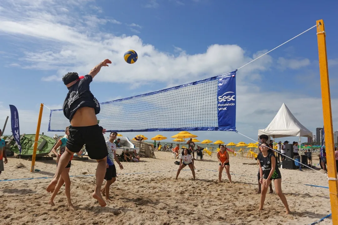 Imagem ilustrativa da imagem Sesc Verão leva esportes e lazer para a orla de Candeias