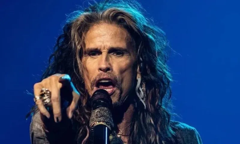 Imagem ilustrativa da imagem Steven Tyler é processado por novo suposto caso de abuso sexual nos anos 1970