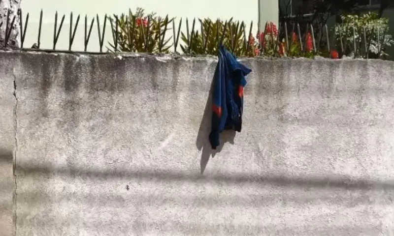 Imagem ilustrativa da imagem Suspeito fica com a cueca rasgada ao pular muro de condomínio em Vila Velha
