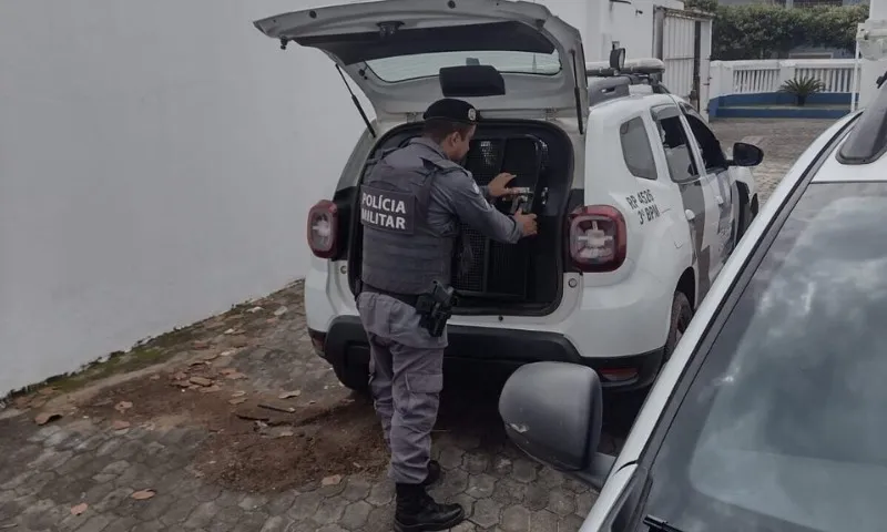 Imagem ilustrativa da imagem Tiro e agressão a policiais militares após assalto a posto de combustíveis no ES