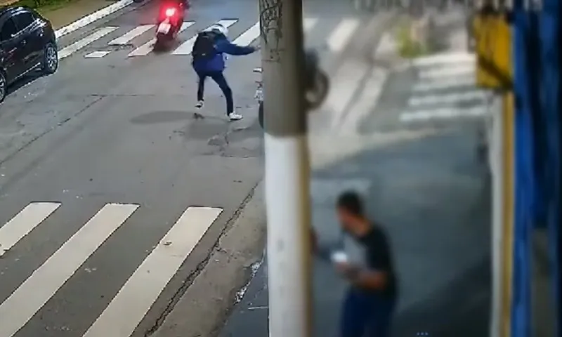 Imagem ilustrativa da imagem VÍDEO | PM de folga é morto durante assalto em SP, e suspeito também morre