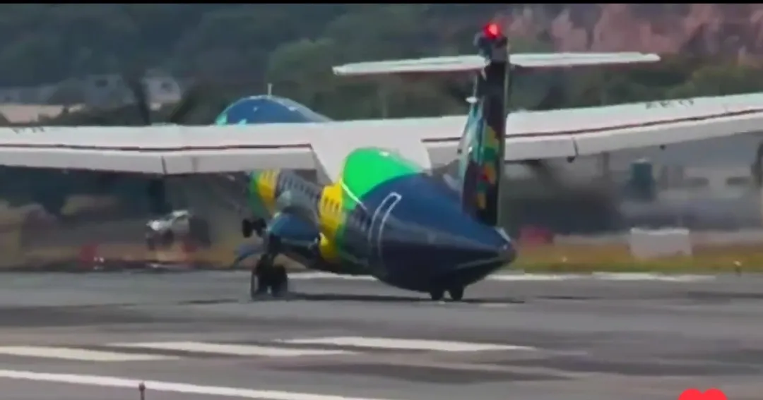 Imagem ilustrativa da imagem VÍDEO: Avião bate com a parte de baixo da cauda ao aterrissar no Recife
