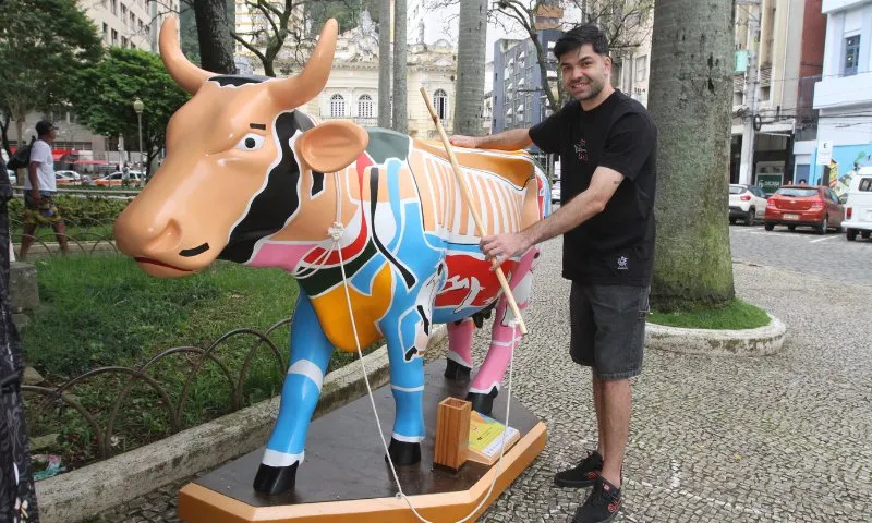 Imagem ilustrativa da imagem Vacas “invadem” as ruas da Vitória e Vila Velha em projeto de arte