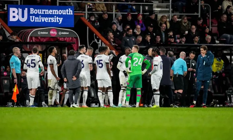 Luton Town atualiza quadro de saúde de jogador após parada cardíaca