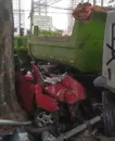 Imagem ilustrativa da imagem VÍDEO: Acidente grave entre um caminhão da prefeitura e um carro deixa dois mortos