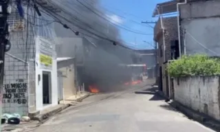 Imagem ilustrativa da imagem A voz do fogo e do silêncio: mais um incêndio de ônibus no Recife