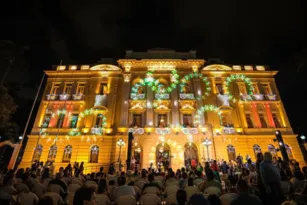 Imagem ilustrativa da imagem Cantata Natalina no Palácio do Campo das Princesas emociona público