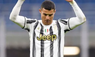 Imagem ilustrativa da imagem Cristiano Ronaldo processa Juventus por pagamentos congelados na época da pandemia
