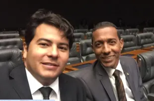Imagem ilustrativa da imagem Racha por espaços entre vice e prefeito de Olinda vai parar na Justiça
