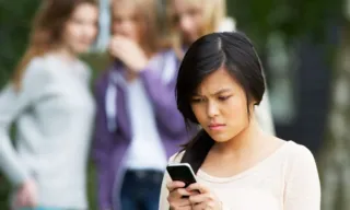 Imagem ilustrativa da imagem Traumas digitais: consequências psicológicas do cyberbullying entre adolescentes