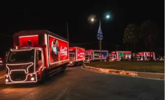 Imagem ilustrativa da imagem Caminhões da Coca-Cola vão iluminar Garanhuns nesta terça-feira