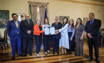 Imagem ilustrativa da imagem Convênio renovado para acelerar as regularizações fundiária e mobiliária no estado