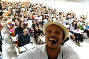 Imagem ilustrativa da imagem 16 novos concursos com 1.108 vagas e salário a partir de R$ 5 mil