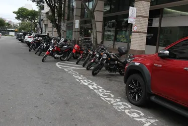 Imagem ilustrativa da imagem 97 veículos são multados todo dia em estacionamento rotativo no ES