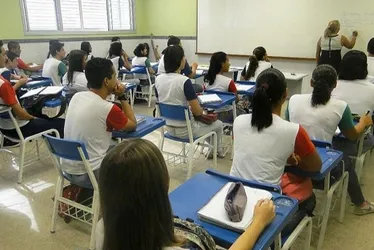 Imagem ilustrativa da imagem Abono e reajuste no salário de professores