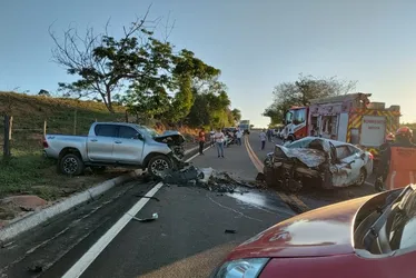 Imagem ilustrativa da imagem Acidente entre dois carros mata pessoa no Norte do ES