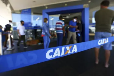 Imagem ilustrativa da imagem Agências da Caixa abrem mais cedo para negociar dívidas no Desenrola