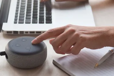 Imagem ilustrativa da imagem Amazon tenta transformar Alexa em ChatGPT falante