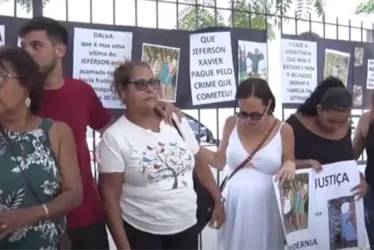 Imagem ilustrativa da imagem Amigos e familiares de enfermeira morta em acidente protestam por Justiça