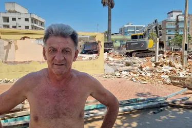 Imagem ilustrativa da imagem Anchieta: restaurantes demolidos vão dar lugar à praça em Iriri