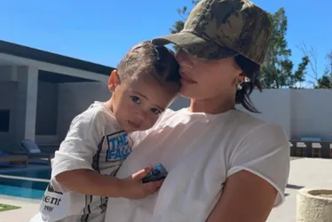 Imagem ilustrativa da imagem Após batalha judicial, Kylie Jenner e Travis Scott mudam o nome do filho