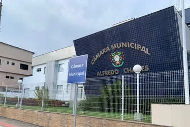 Imagem ilustrativa da imagem Após reduzir expediente, Câmara do ES aprova abono de R$ 2.600 para servidores