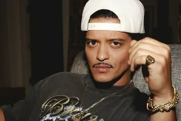 Imagem ilustrativa da imagem Após sair de Israel, Bruno Mars se manifesta pela primeira vez nas redes