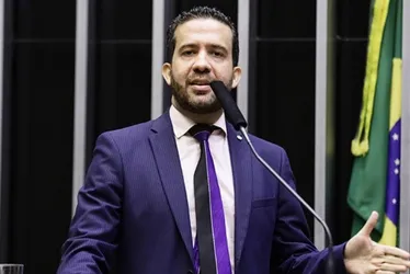 
          Imagem ilustrativa da imagem Áudios revelam insultos de Janones a funcionários
          