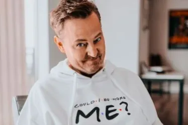 Imagem ilustrativa da imagem Autópsia de Matthew Perry é considerada 'inconclusiva'