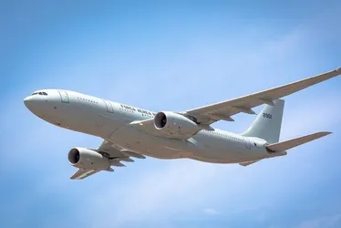 Imagem ilustrativa da imagem Avião da FAB faz escala na Europa antes de resgatar brasileiros em Israel