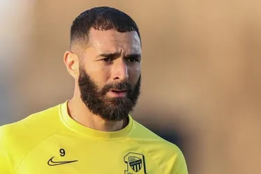 Imagem ilustrativa da imagem Benzema nega vínculo com grupo islâmico e estuda processar ministro que o acusou