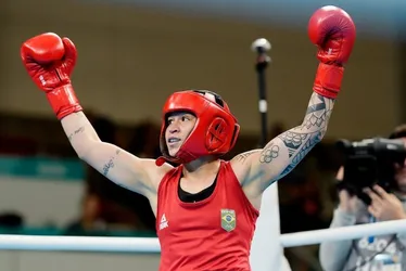 Imagem ilustrativa da imagem Bia Ferreira conquista o bi no Pan e prepara adeus ao boxe olímpico em Paris