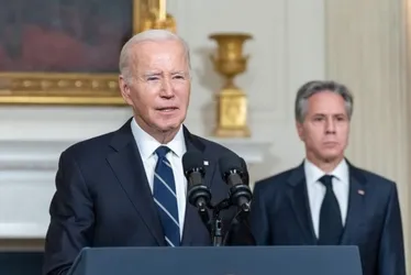 Imagem ilustrativa da imagem Biden chega a Israel e diz que explosão em hospital 'parece obra do outro lado'