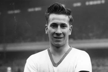 Imagem ilustrativa da imagem Bobby Charlton, um dos maiores nomes do futebol inglês, morre aos 86 anos