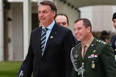 Imagem ilustrativa da imagem Bolsonaro rompe silêncio, nega acusações e promete agir contra calúnias