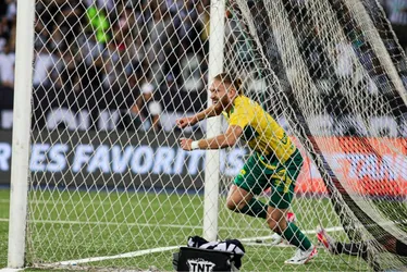 Imagem ilustrativa da imagem Botafogo perde do Cuiabá e vê o Palmeiras mais perto antes do confronto