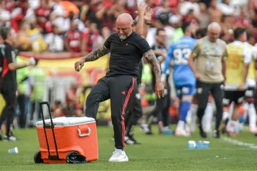 Imagem ilustrativa da imagem Braz descarta saída de Sampaoli e vê final contra o São Paulo em aberto