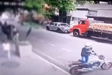 Imagem ilustrativa da imagem Câmeras flagram dois assaltos ao mesmo tempo em rua de bairro nobre de SP