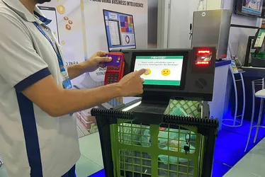 Imagem ilustrativa da imagem Carrinho tecnológico vai permitir pagar pelas compras sem enfrentar filas no ES